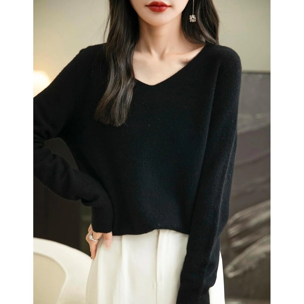 NEW Chanyarn Black 100% Merino Wool V-Neck‎ Seamless Casual Sweater L